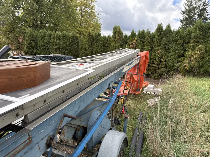 Anhänger mit langen Aluminiumleitern – blau, gebraucht